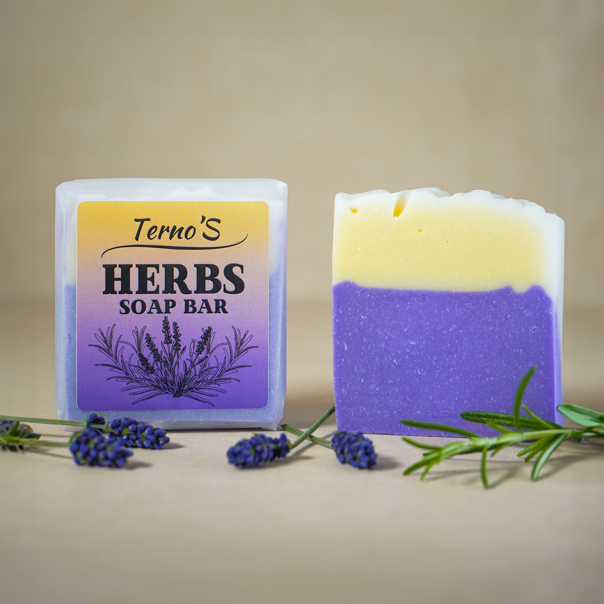 Lavendel Rosmarin Seifenstück mit natürlichem Duft, ideal für beruhigende und belebende Reinigung.

